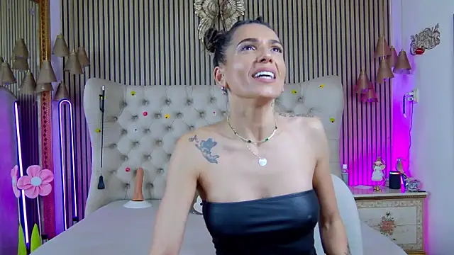 PlayfulShow Cameră chat live