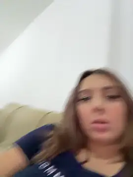 חדר צ'אט בשידור חי של hotamanda01