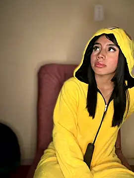 Laura-Khalifa Ruang Obrolan Langsung