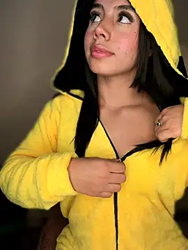 Sala de chat en directo de Laura-Khalifa