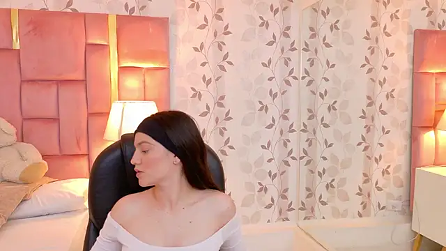ArianaFranco Adlı Modelin Canlı Sohbet Odası