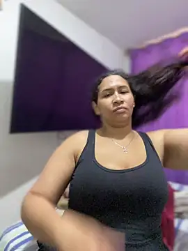 Carola-Ross Adlı Modelin Canlı Sohbet Odası
