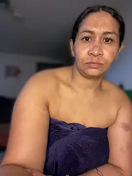 Carola-Ross Adlı Modelin Canlı Sohbet Odası