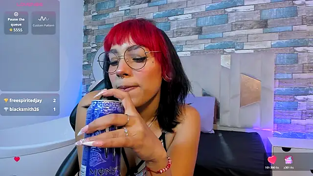 Issa_tay1 Adlı Modelin Canlı Sohbet Odası