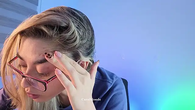 غرفة دردشة Carolblonde المباشرة