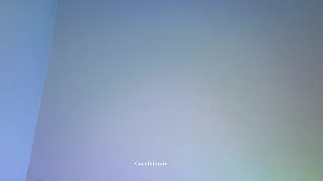 Živá chatovací místnost Carolblonde