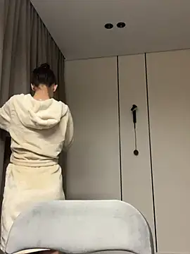 _Molly-Mae_n Live chat-huone