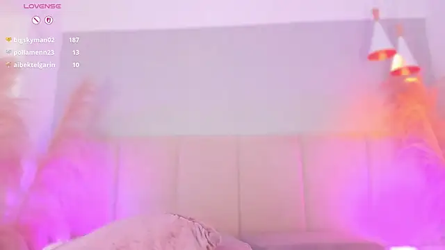 Živá chatovací místnost emmiily_z