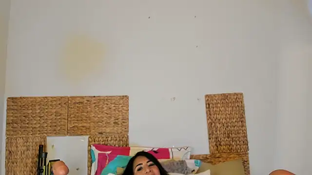 Jackiehmilf52's Live Chat Room