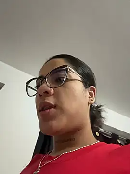 Maryybellax's Live Chat Room