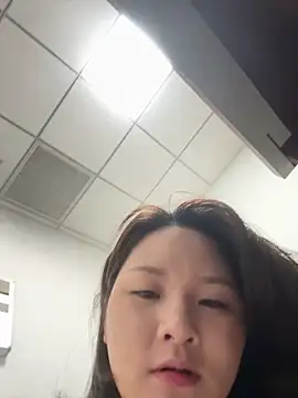Mia-77 Live Chatraum