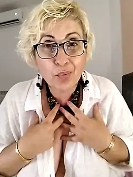 חדר צ'אט בשידור חי של Pumabionda