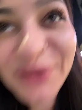 חדר צ'אט בשידור חי של lunalovelee