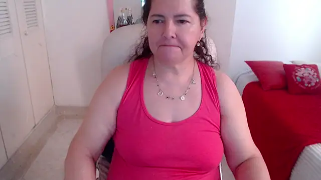 leonela_69's Live Chat Room