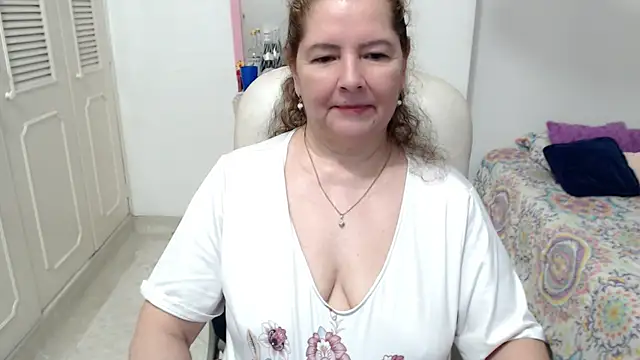 Pokój czatu na żywo – leonela_69