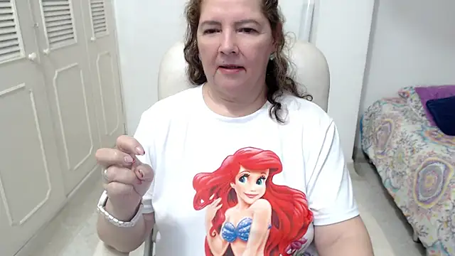 Pokój czatu na żywo – leonela_69