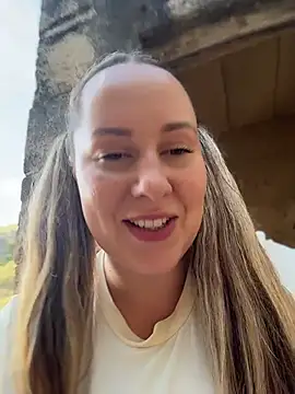 Chatroom en direct de Mona_Plus