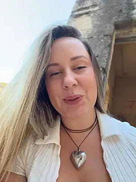 Mona_Plus – live chatrum