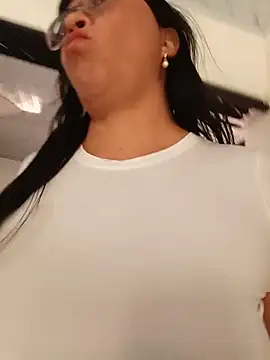 غرفة دردشة Dirty_Pregnant_Mommy المباشرة