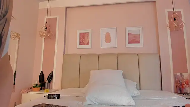 Annie_rhoades Adlı Modelin Canlı Sohbet Odası