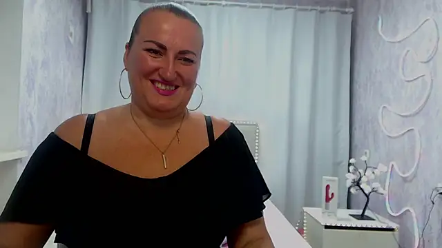 غرفة دردشة DianaMGG  المباشرة
