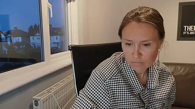eatmypie69 Adlı Modelin Canlı Sohbet Odası