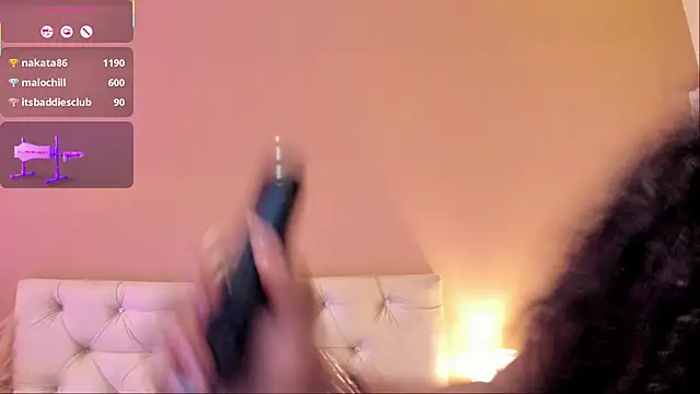 חדר צ'אט בשידור חי של AdaBenneth