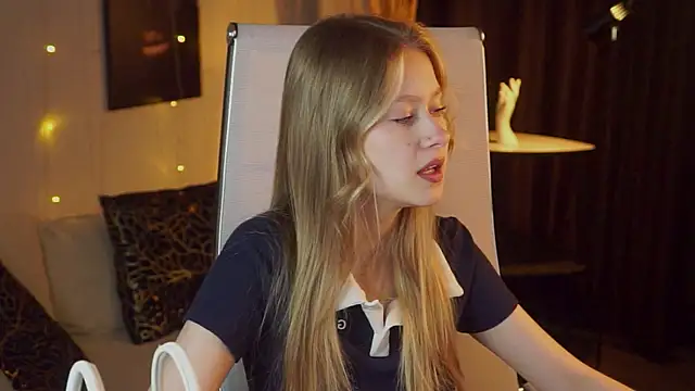חדר צ'אט בשידור חי של EveMundie