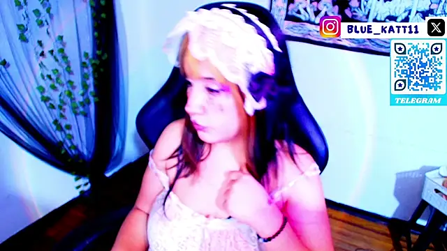 blue_katt's Live Chat Room
