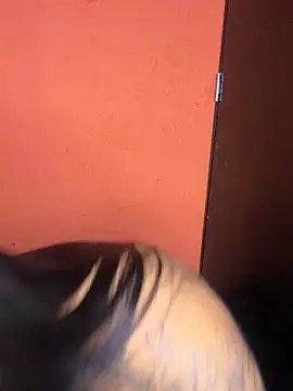 Emily_sharlotのライブチャットルーム