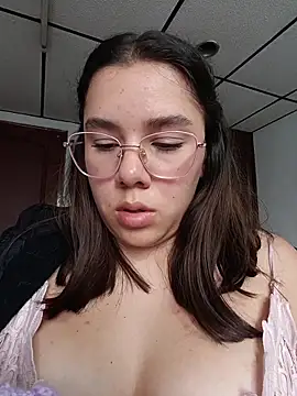 EmmaSulivan 실시간 채팅방