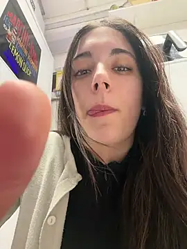 sexymelli18 Adlı Modelin Canlı Sohbet Odası
