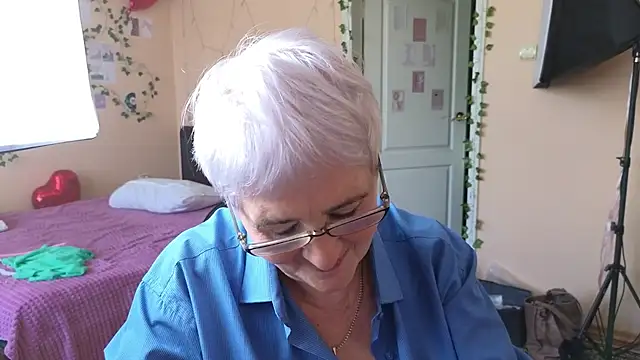 חדר צ'אט בשידור חי של Sandra_Snowflake