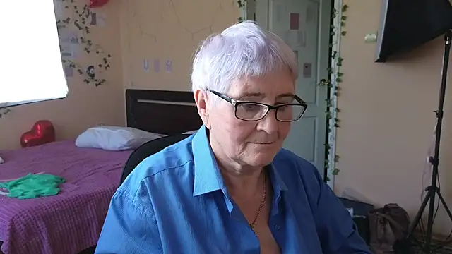 Sandra_Snowflake's Live Chat Room