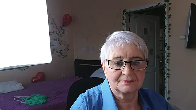 Sandra_Snowflake's Live Chat Room
