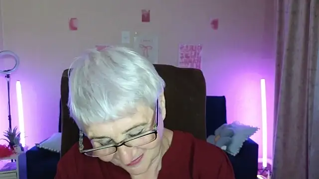 חדר צ'אט בשידור חי של Sandra_Snowflake