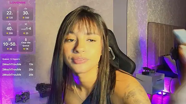 katia_foxxx_'s Live Chat Room