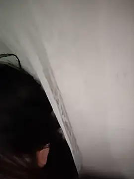 ElaRuil69 Adlı Modelin Canlı Sohbet Odası