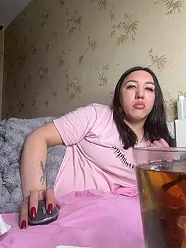 Naughtbaby_2025's Live XXX Chat
