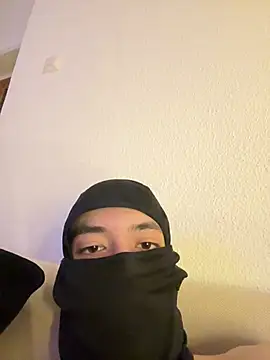 NaomiMulan Adlı Modelin Canlı Sohbet Odası