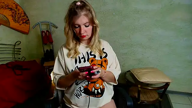 Faiiry_Light Adlı Modelin Canlı Sohbet Odası