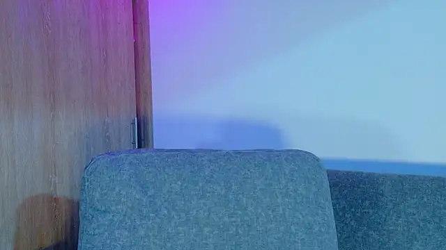 Celeste_99's Live Chat Room