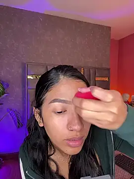 Tyla_Ks Live Chatraum