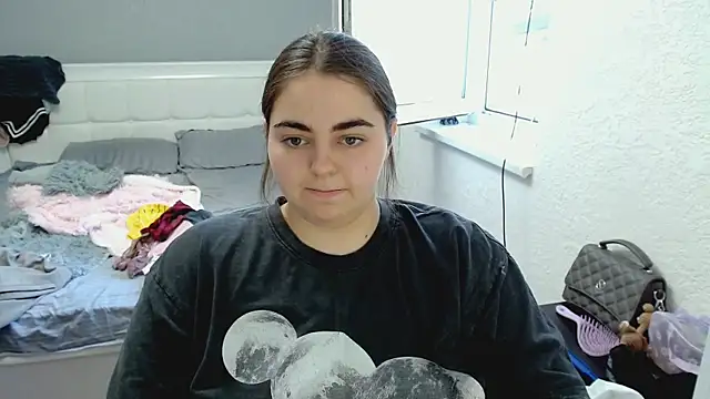 חדר צ'אט בשידור חי של kitsune_8