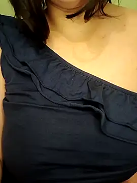 kitty_2000 Adlı Modelin Canlı Sohbet Odası