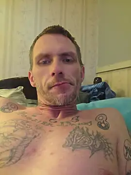 Seks show uživo modela lambomusik na kameri
