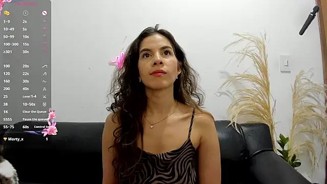 Sala de chat en directo de jessyegoldenn