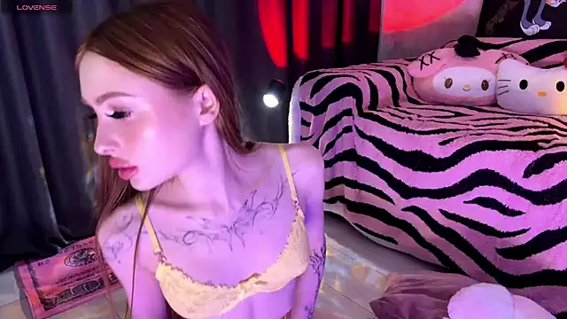 Adele_kawaii লাইভ চ্যাট রুম