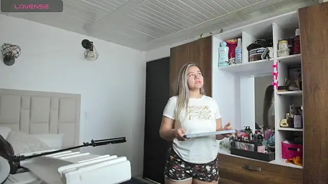 Chatroom en direct de chanell__toledo