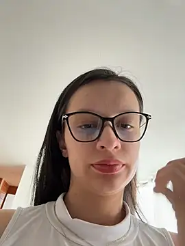 חדר צ'אט בשידור חי של Soy_Sara7